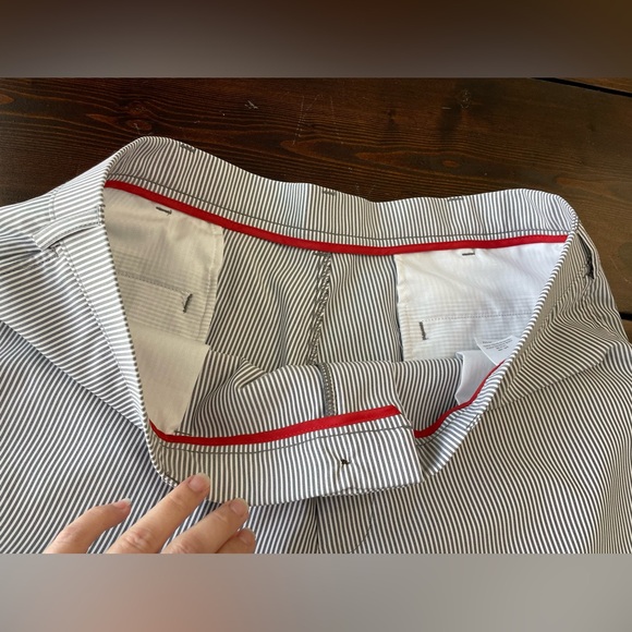 Men’s lightweight golf shorts, gray/white striped, with pockets. Size 38. EUC! - Picture 9 of 11